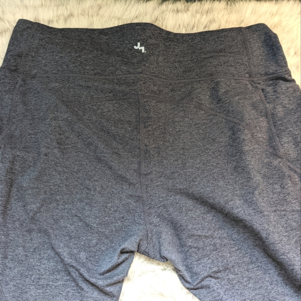 XL grey Joylab 7/8 high waisted leggings with deep side pockets